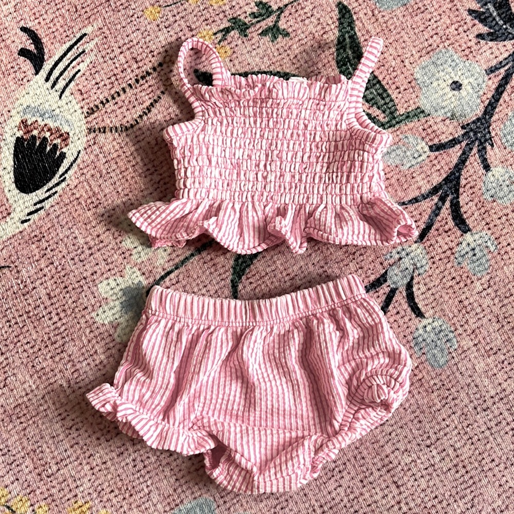 Baby gap two piece